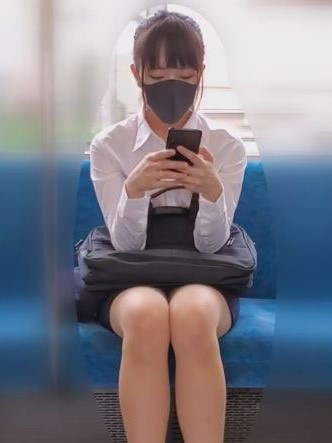 [FC2-PPV-1940304] 【無修正】對社内不倫OL中出後、玩具插入搭乘電車移動・在廁所口交・再次中出