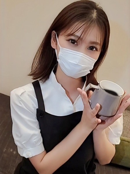 [FC2-PPV-2431947] 常去的咖啡店在意的妹子・初攝影初高潮初中出