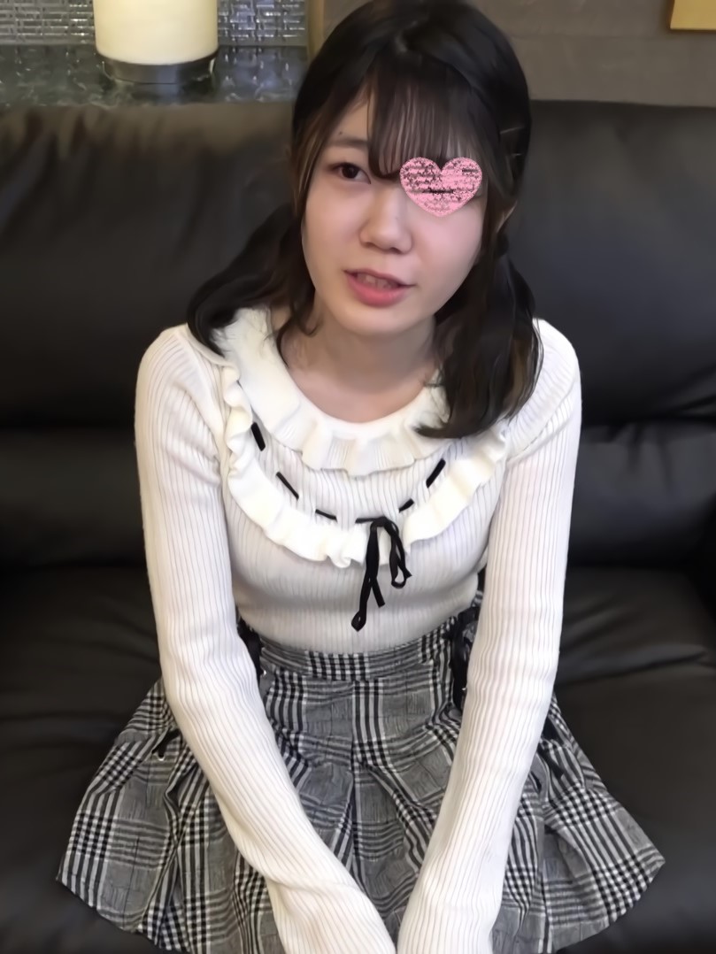 [FC2-PPV-2421219] 18歳無垢少女。無套中出都沒經歷過的純情小穴射滿精。