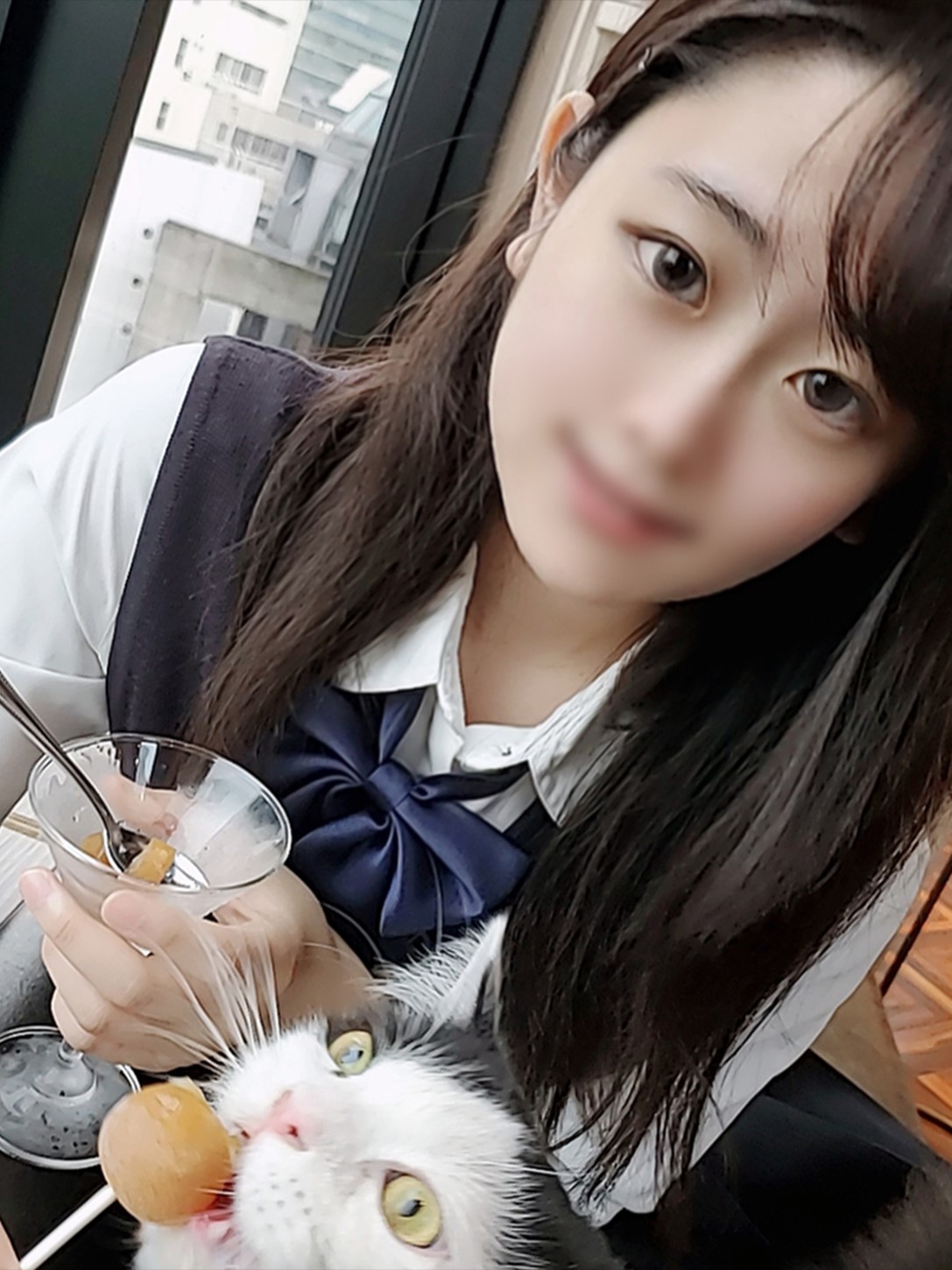 [FC2-PPV-2417378] 初露臉！！【無修正】站內發現到的10代絕對領域！帶入如小貓般清純女學生到房間淫行中出！！