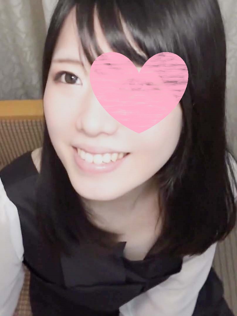 [FC2-PPV-2376860] 纖細漂亮大學生脫衣讓人嚇一跳！とっても恥ずかしがり屋で大人しいのにデカチンを前に豹変するドMちゃん 口内・生中の2回連続大量発射！！