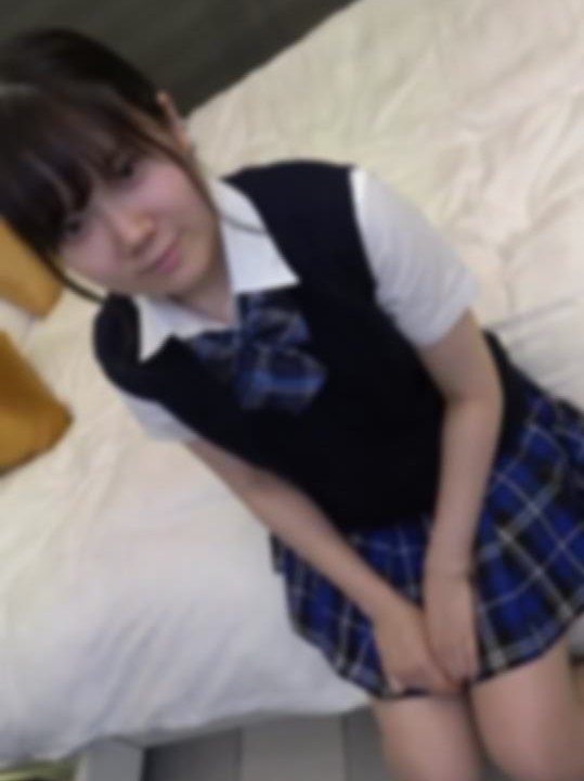 [FC2-PPV-2366399] 天真18歳現役3年生。擔任學生會長白皙苗條美少女初次濃厚性體驗。濕濡小穴不經意暴發、2連續中出。