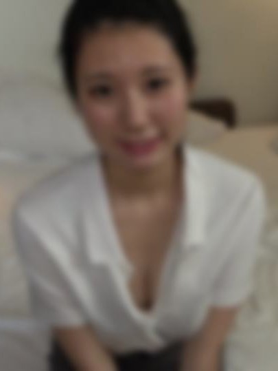 [FC2-PPV-2468011] 充滿笑臉的19歳F罩杯美少女。玩弄蘿莉美巨乳敏感身軀大量潮吹。溼濡有感小穴人生初次大量中出。