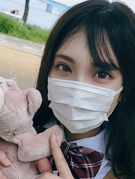 [FC2-PPV-2337712] 【無修正】思春期F罩杯傲嬌美少女・・・緊貼撒嬌變成超M女子人生初次無套中出！！（前編）