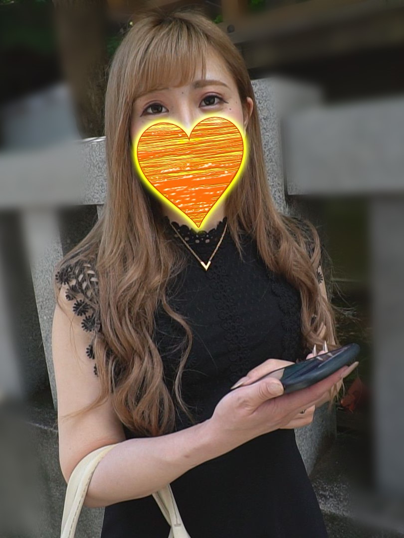 [FC2-PPV-1560491] 住網咖的酒店風俗妹理理香與客人在網咖打炮