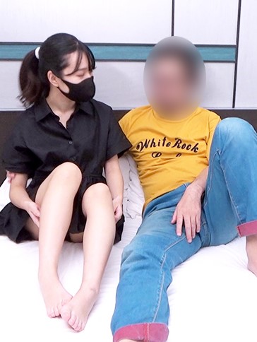 [FC2-PPV-2315878] 持續遊說三個月的蘿莉美少女。認真狂抽猛送連續高潮