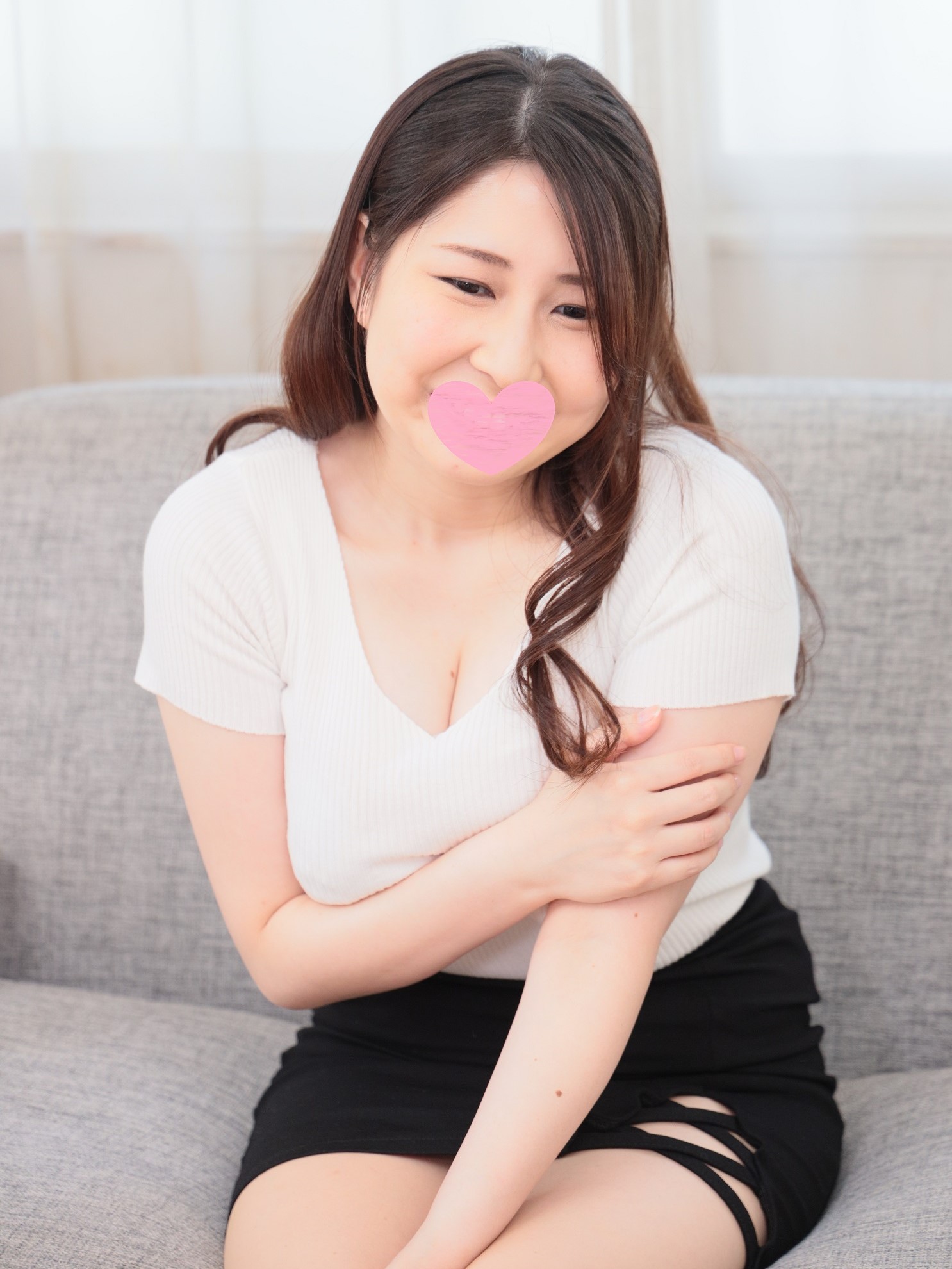 [FC2-PPV-1555835] 國寶級超美乳H罩杯！與S級25歳OL無套抽插中出！