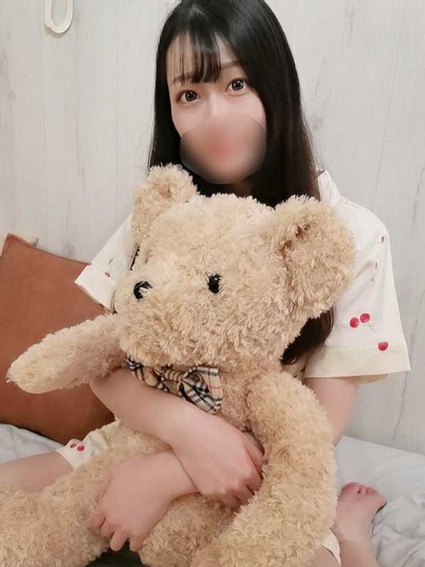 [FC2-PPV-2240112] 初拍【無修正】與露營美女在家濃厚接處。連續中出＋口爆