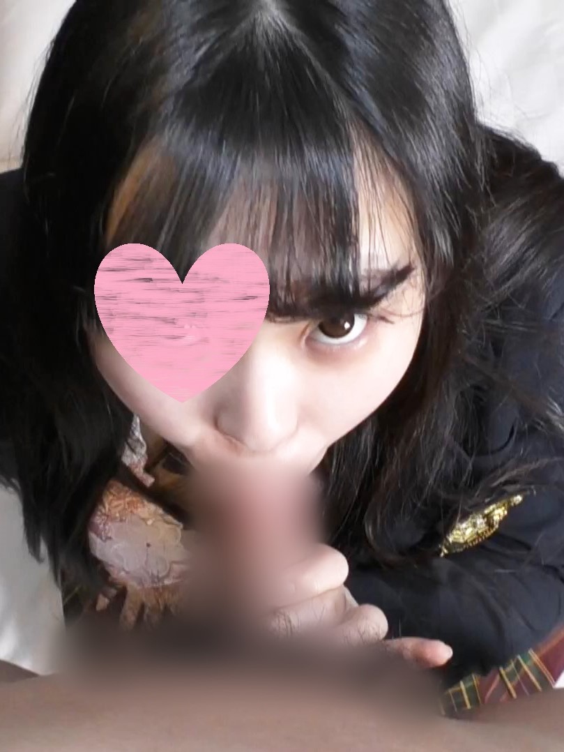 [FC2-PPV-2712339] 【無修正】有著偶像級外表預計春天畢業的現役生 放學後穿著制服就這樣被叫出來。