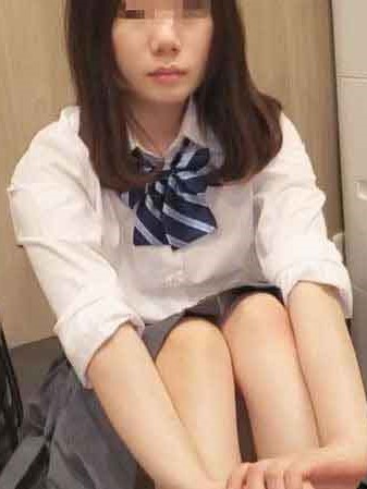 [FC2-PPV-1980808] 【私拍】縣立普通科③被同學霸凌強迫與陌生人做愛被大叔玩弄身體白色愛液滴垂的少女。