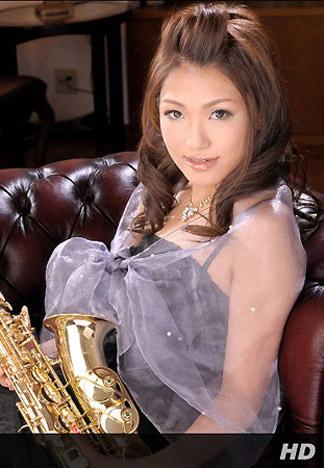 [_1pondo_072613_633] 裸演奏 ～第七回演奏會・薩克斯風～　牧村京香