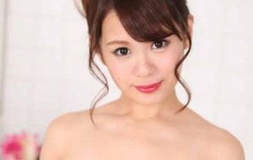 完整无码*高级小姐是个F罩杯美女跟她进行身体上的交流