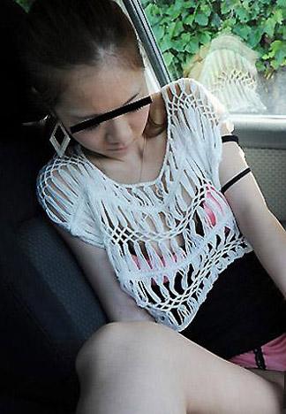 [10musume_111811_01] 在外面脫衣的高學歷素人