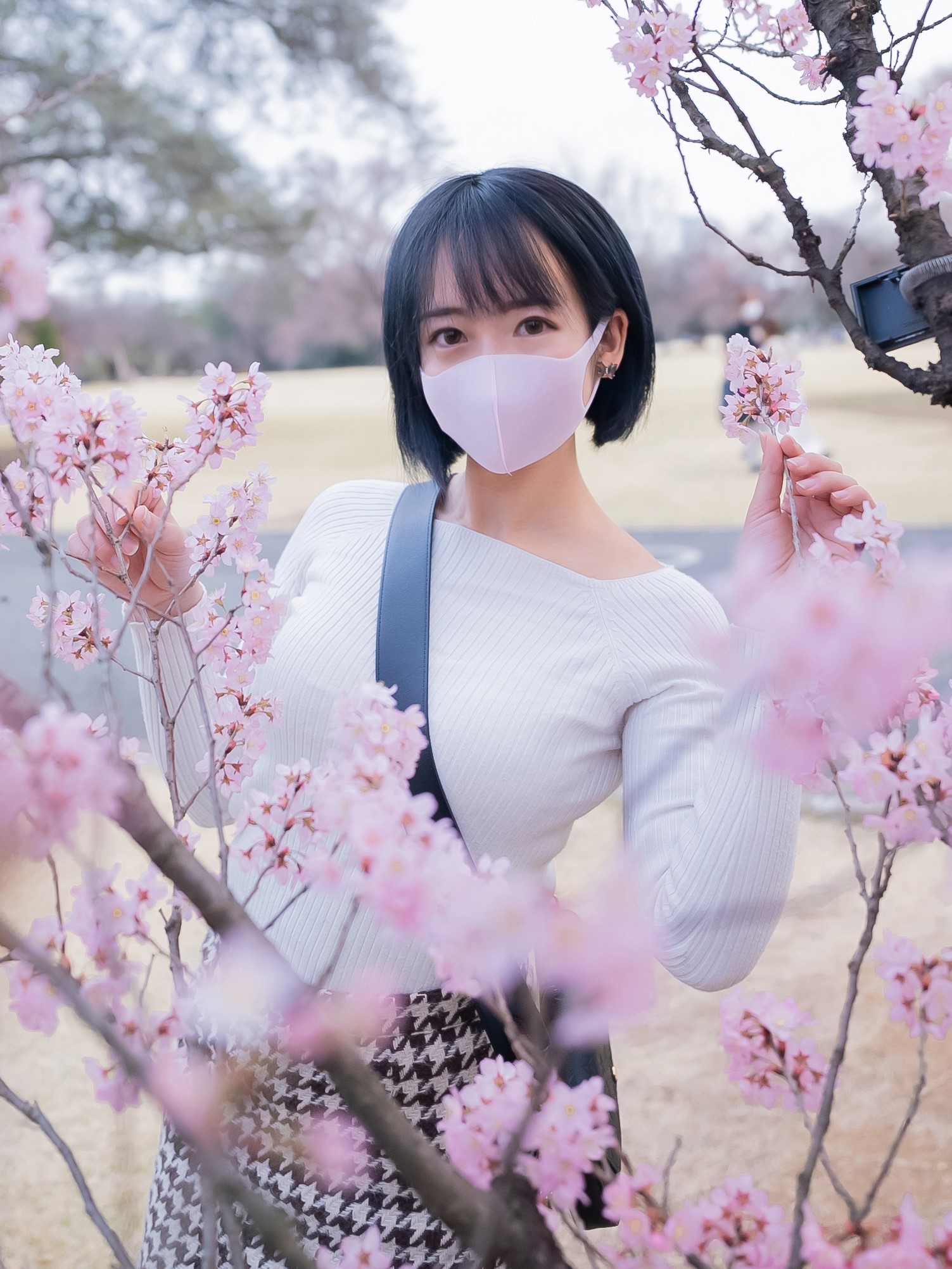 [FC2-PPV-2786634] 可愛天真浪漫親切出眾的F罩杯巨乳OL！！體液滿溢交絡愛合絶頂淫亂身體連續體內射精！！（3回射精）